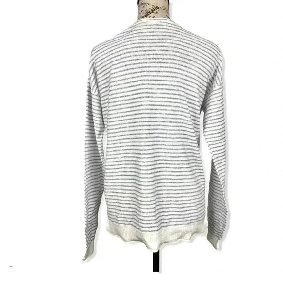 V-neck lightweight stripes sweater- S - Picture 1 of 2